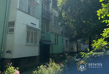 Продава 3-стаен апартамент